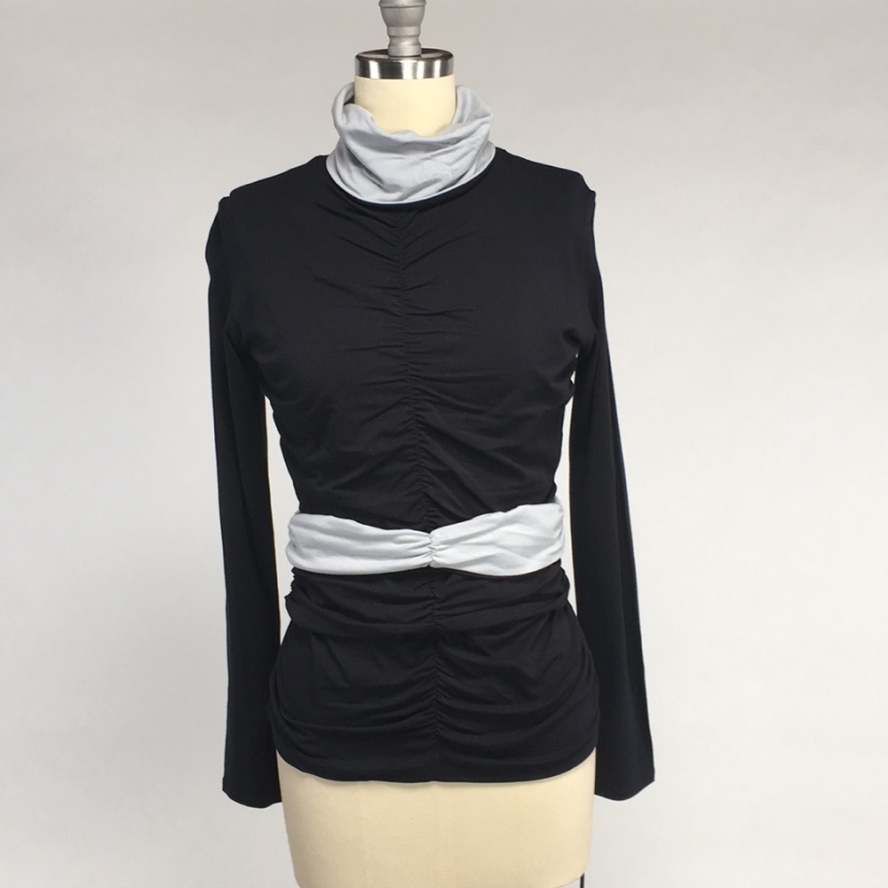 NEW Tehen Par Poles Designer Turtle Neck with Belt